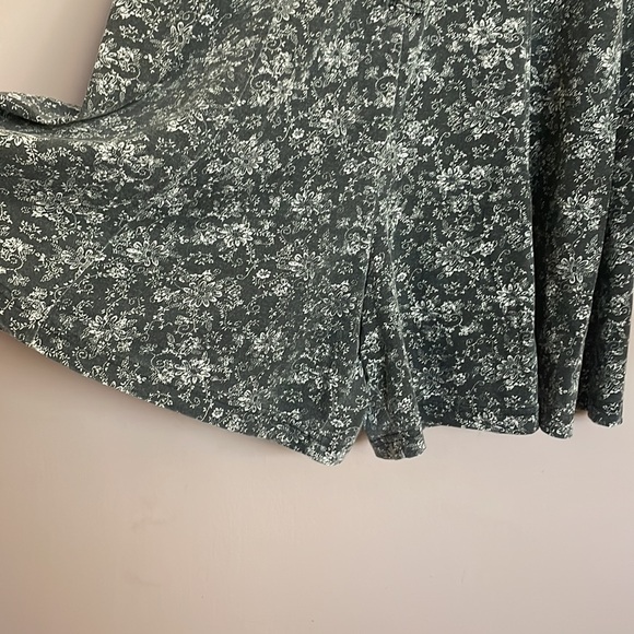 Vintage Black Floral Romper - Picture 5 of 6